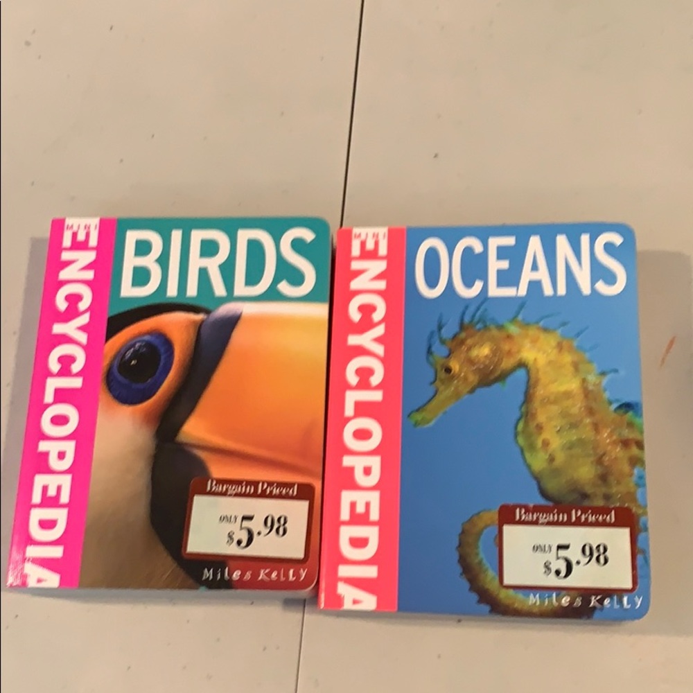 NWT 2 coffee table books , encyclopedia of birds & oceans